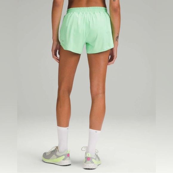 Lululemon Hotty Hot Low-Rise Lined Short 4" in Pistachio - Picture 3 of 6